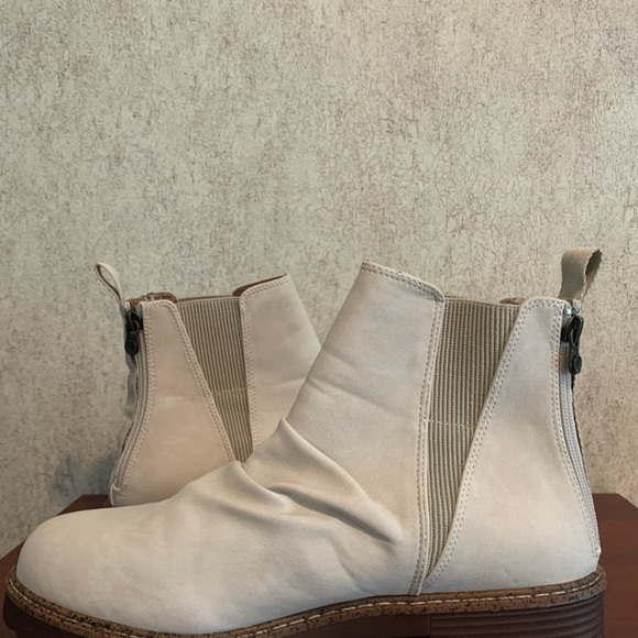 Blowfish Booties Cream Ankle Boots size 11 Vegan New - Picture 5 of 16